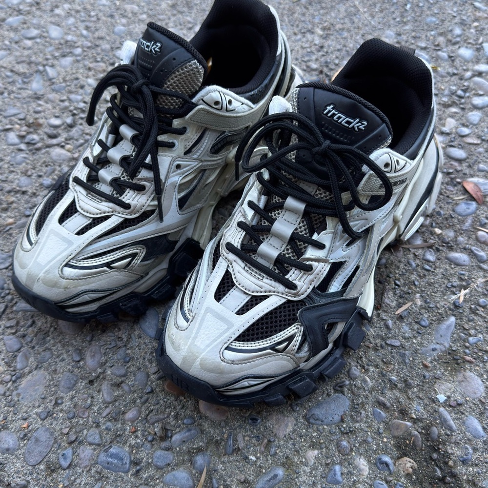 Balenciaga Track 2.0 Sneakers in Black and Cream 42 (EU)